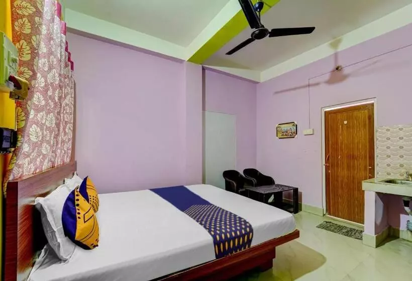 ホテル O Home Trimurti Guest House