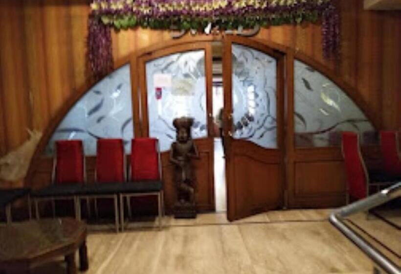 酒店 Tara International Telangana