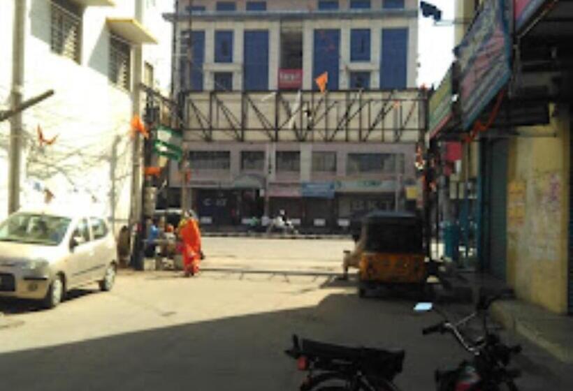 酒店 Tara International Telangana