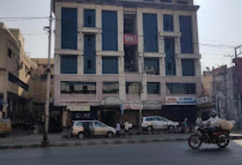 酒店 Tara International Telangana