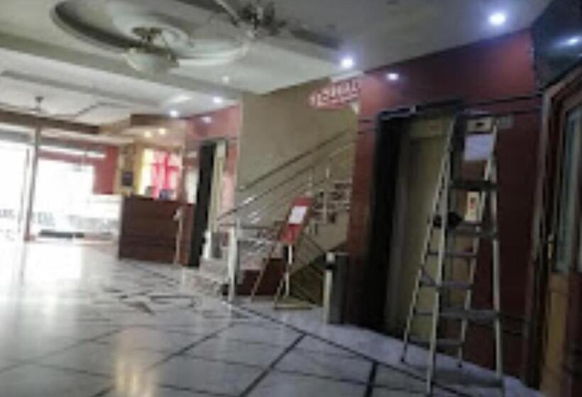 酒店 Tara International Telangana