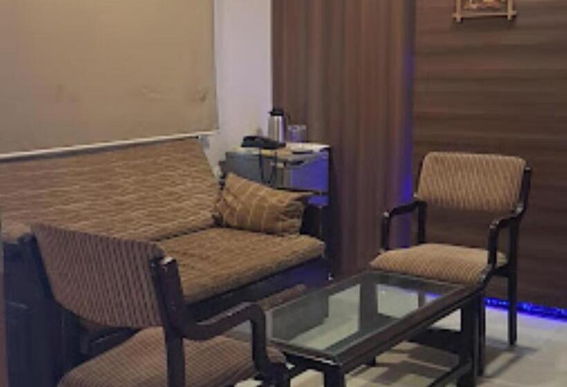 酒店 Tara International Telangana