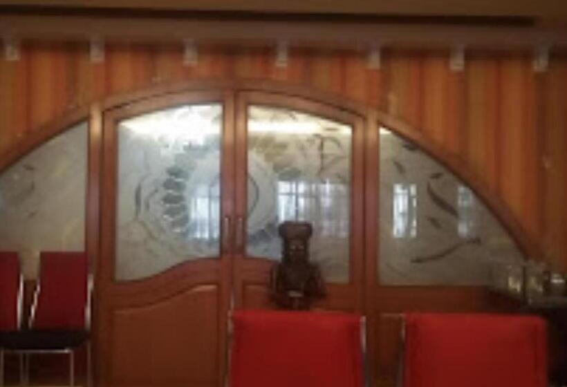 酒店 Tara International Telangana