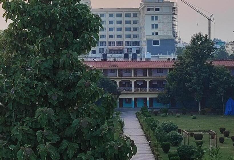 پانسیون Anand Inn