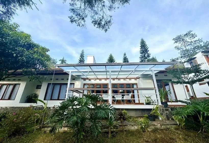 Pension  Villa Putih Le Cordon