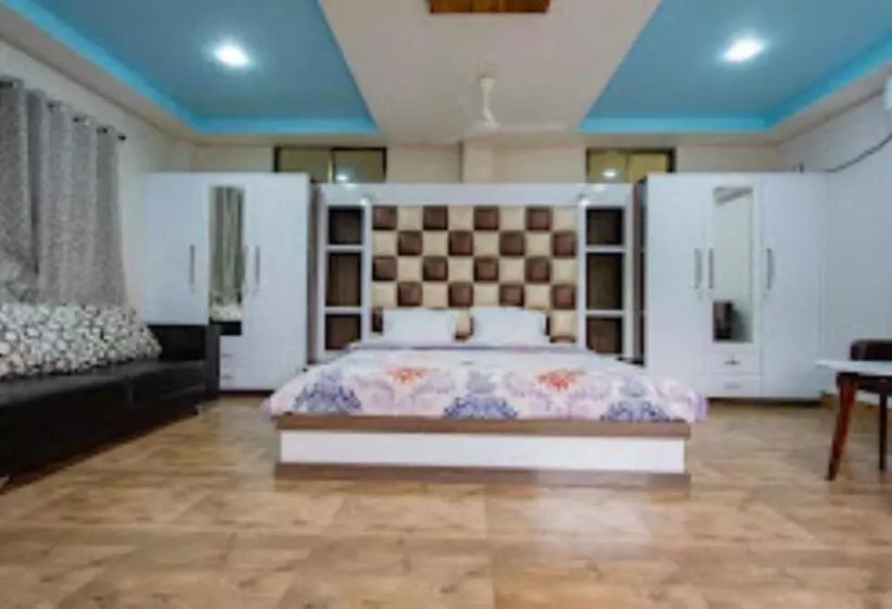 Radiant Club And Resort Maibakhul