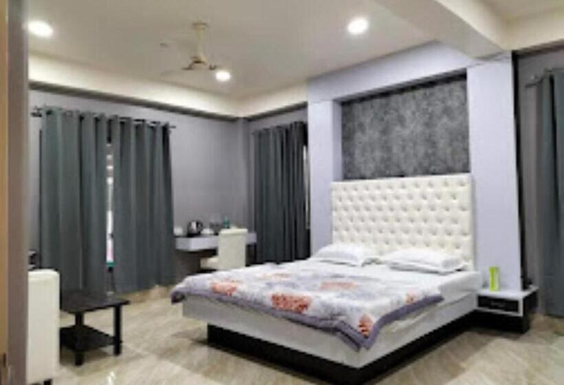 Radiant Club And Resort Maibakhul