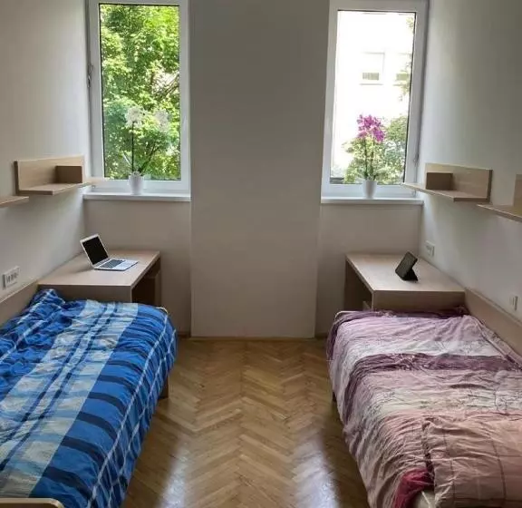 ユースホステル Cafdorm