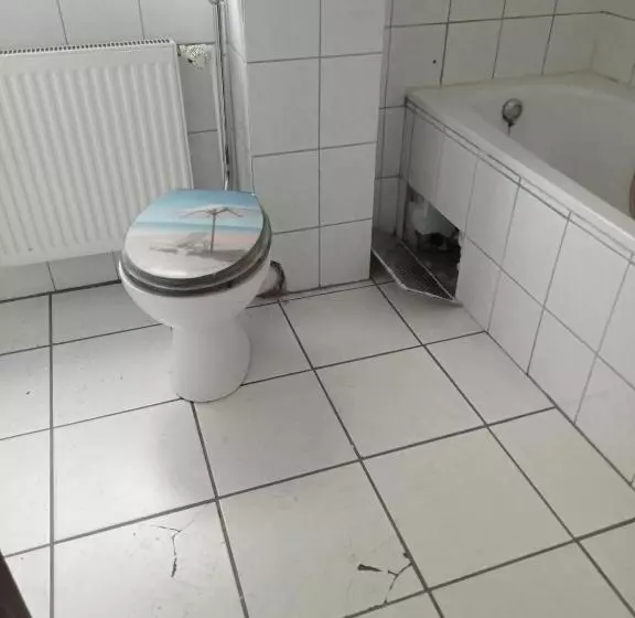 Retkeilymaja Monteurzimmer Karma