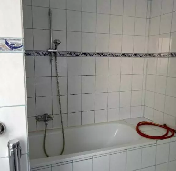 Retkeilymaja Monteurzimmer Karma