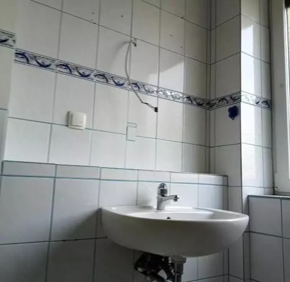 Retkeilymaja Monteurzimmer Karma