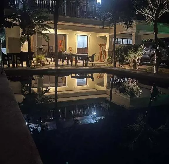 Avila S Hostel Moalboal Near Beach