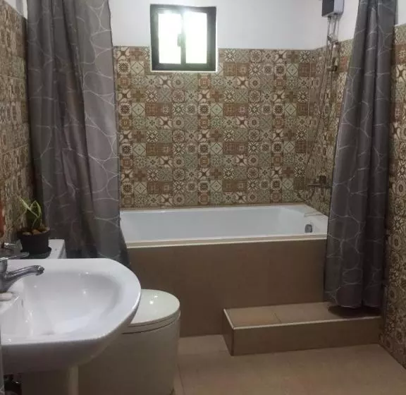 Avila S Hostel Moalboal Near Beach