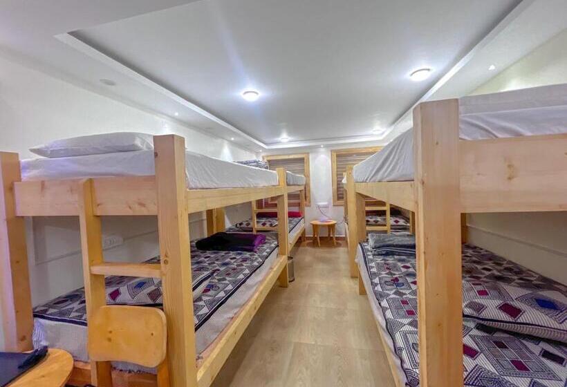 Aamiaismajoitus (B&B) The Bell Mount By Agira Hotels