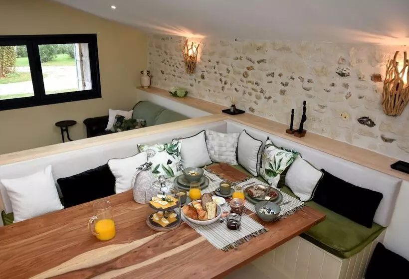 Aamiaismajoitus (B&B) Girauderies Chambres D Hotes/b+b