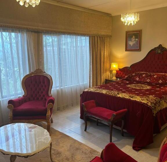 مبيت وإفطار Moulin Rouge Overnight Accomodation