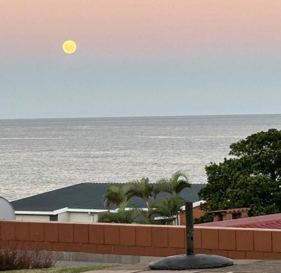 مبيت وإفطار Moulin Rouge Overnight Accomodation