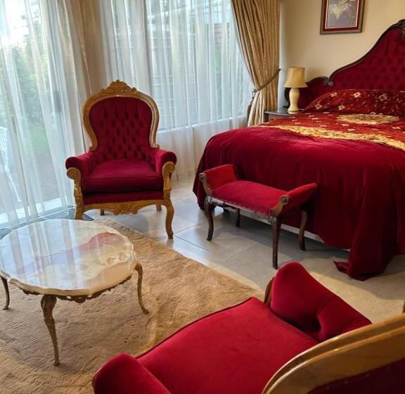 مبيت وإفطار Moulin Rouge Overnight Accomodation