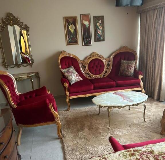 مبيت وإفطار Moulin Rouge Overnight Accomodation