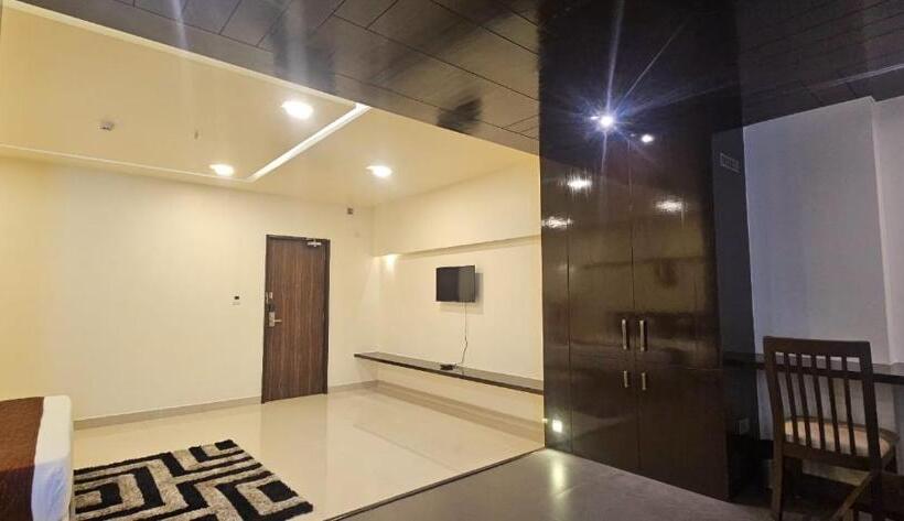 Clover A Rivido Hotel Jigani