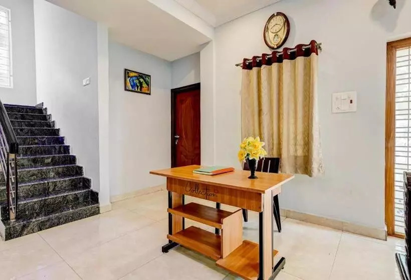 ホテル Collection O Sri Balaji Hill View Homestay