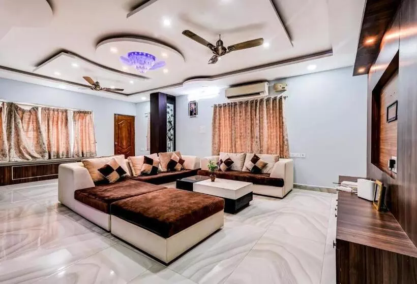 ホテル Collection O Sri Balaji Hill View Homestay