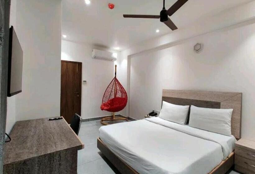 Fabhotel Corporate Blueshine