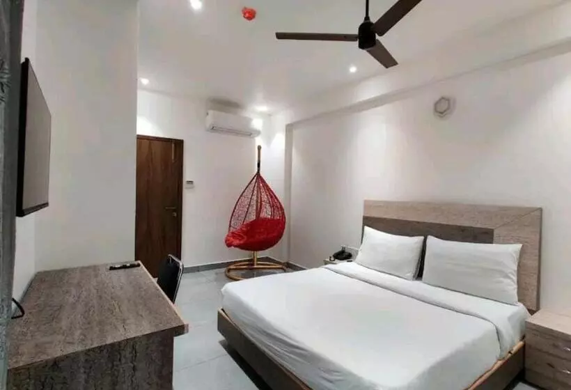 Fabhotel Corporate Blueshine