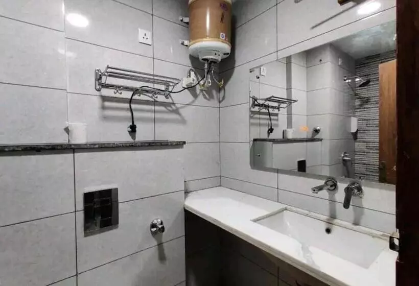 Fabhotel Corporate Blueshine