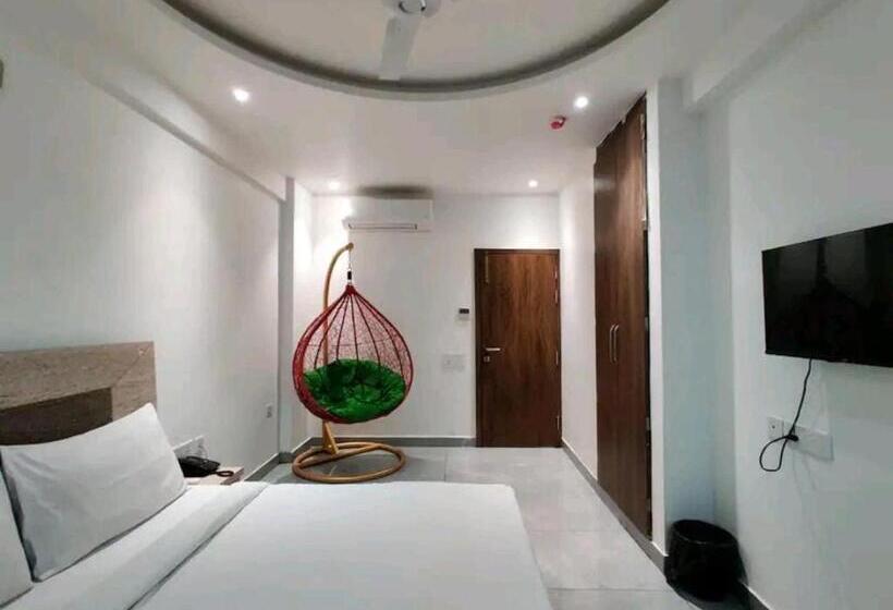 Fabhotel Corporate Blueshine