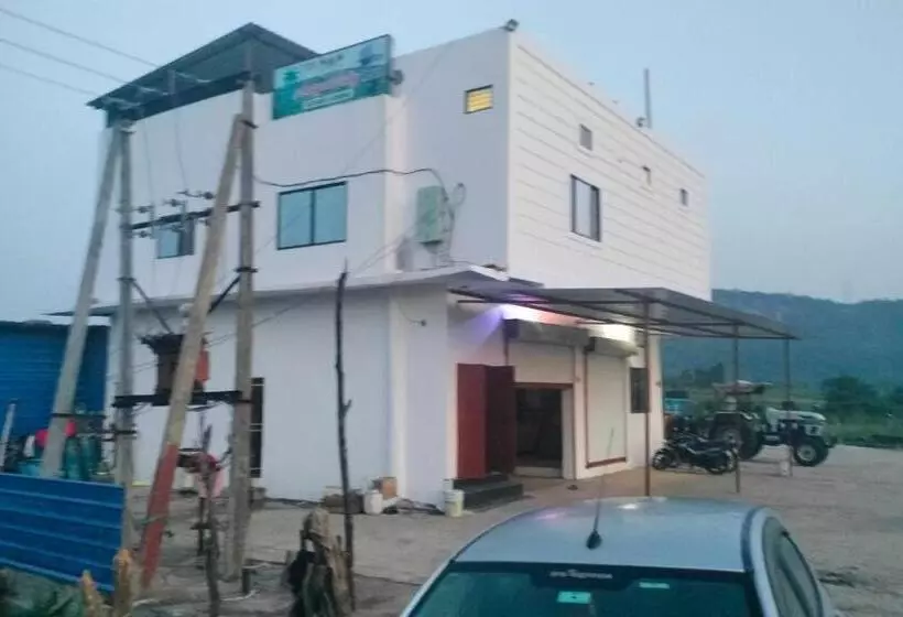 ホテル Oyo Amargarh Valley Resort