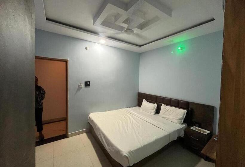 Отель Rj International