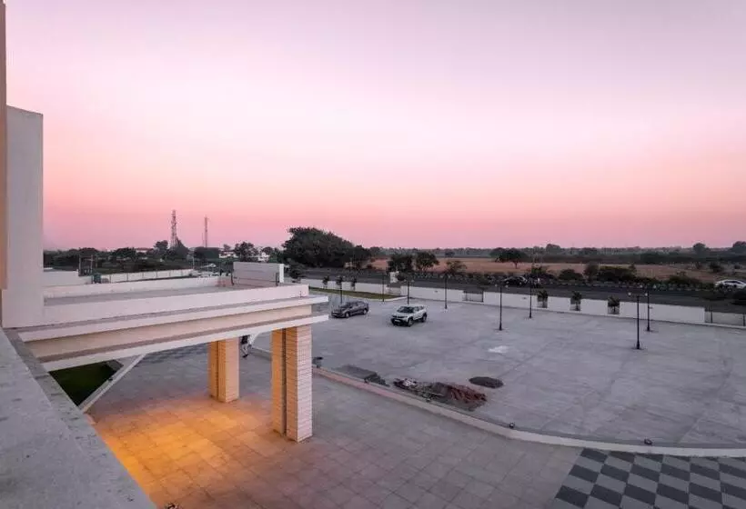 ホテル The Orchid Jamnagar