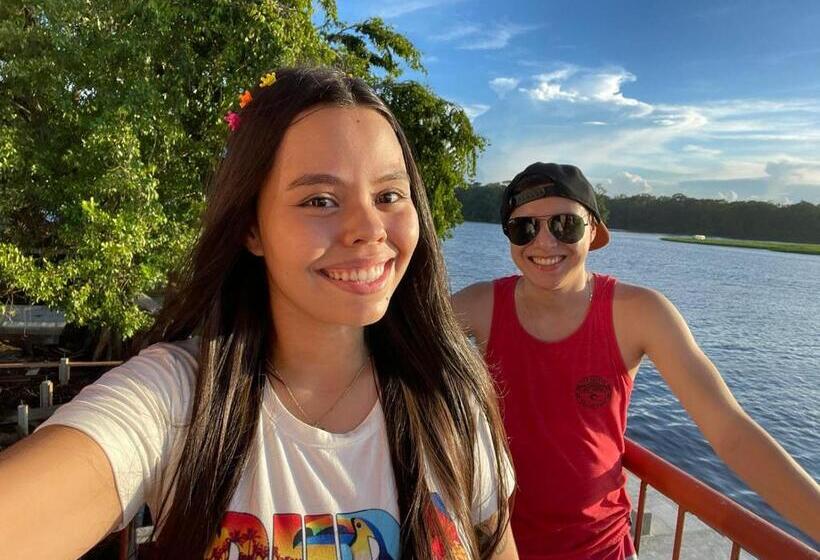 펜션 Backpakers Tortuguero Princesa Del Río