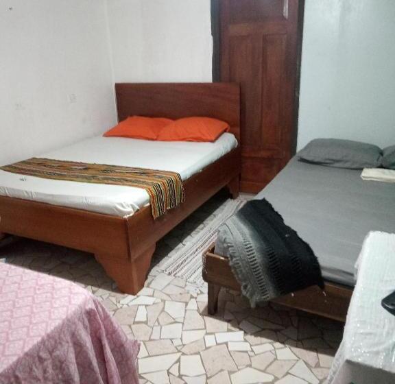 펜션 Backpakers Tortuguero Princesa Del Río