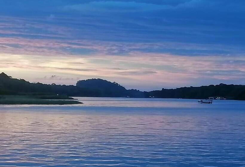 펜션 Backpakers Tortuguero Princesa Del Río