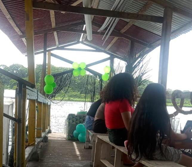 펜션 Backpakers Tortuguero Princesa Del Río