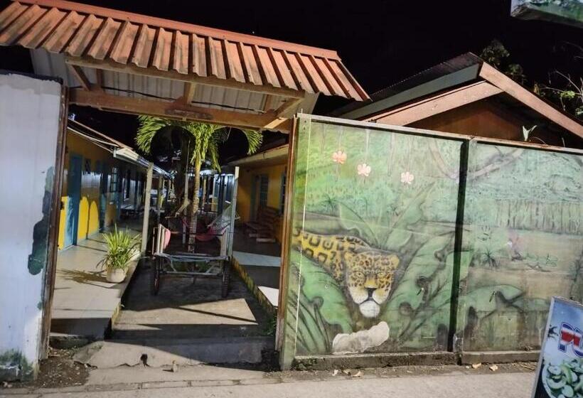 펜션 Backpakers Tortuguero Princesa Del Río