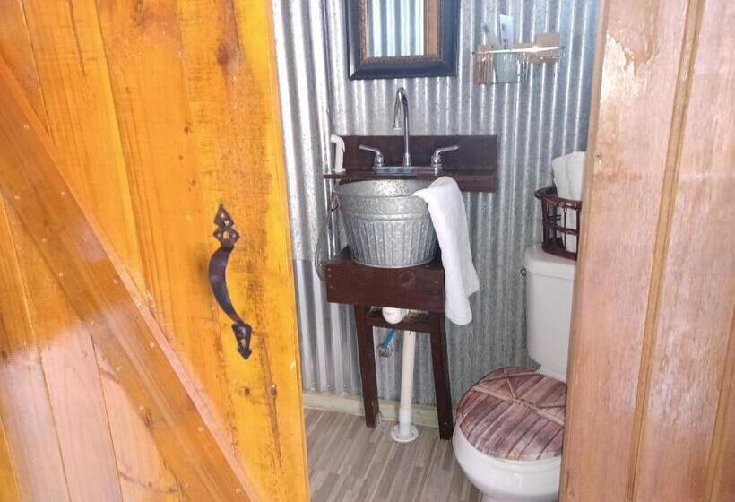 پانسیون Cabin By The Pool