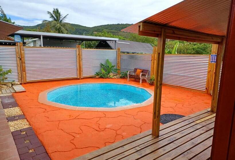 پانسیون Cabin By The Pool