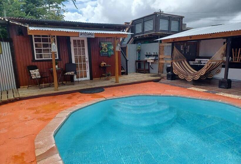 پانسیون Cabin By The Pool