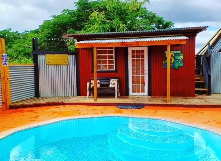 پانسیون Cabin By The Pool