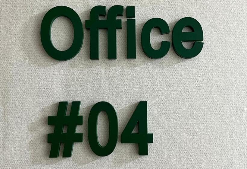 پانسیون Clara House