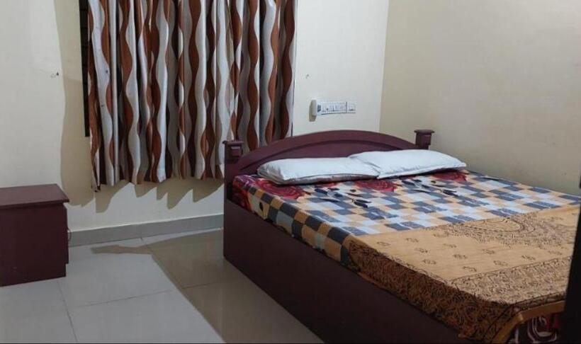 بنسيون Guruvayur Adithya