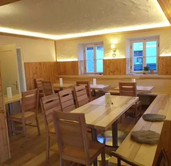 Majatalo Landcafe Sima & Zimmervermietung