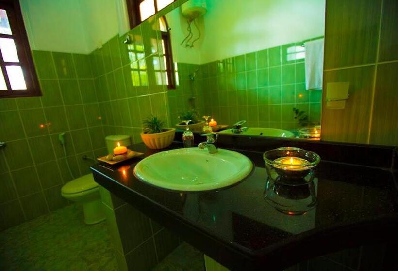 膳宿费 Rockwood Vila