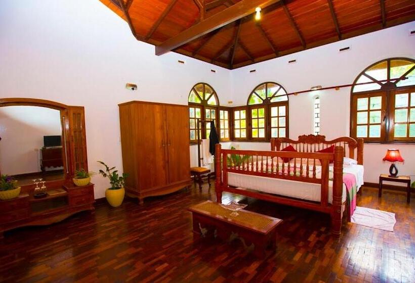 膳宿费 Rockwood Vila