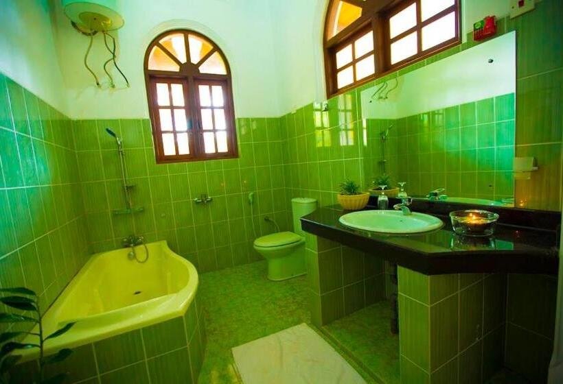 膳宿费 Rockwood Vila