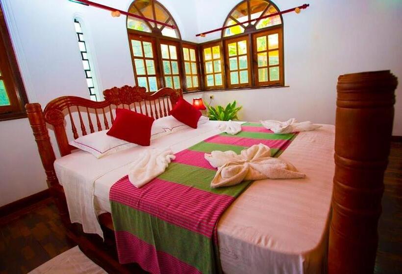 膳宿费 Rockwood Vila