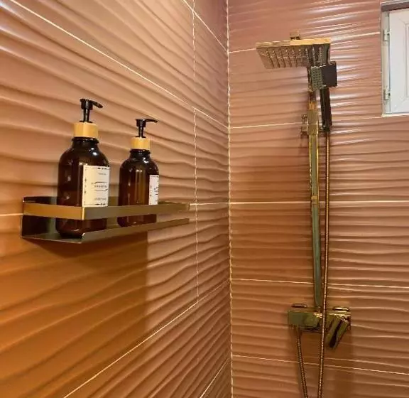 پانسیون The Home Privacy